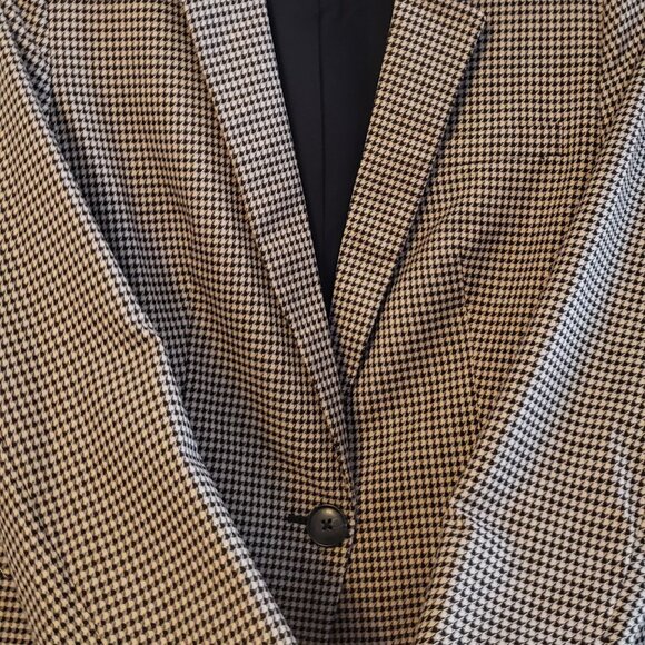 Blazer - Picture 7 of 11